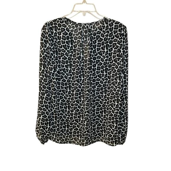 MICHAEL KORS SZ M Black& White Long Sleeve V-Neck Leopard Print Blouse NWT - Picture 2 of 4